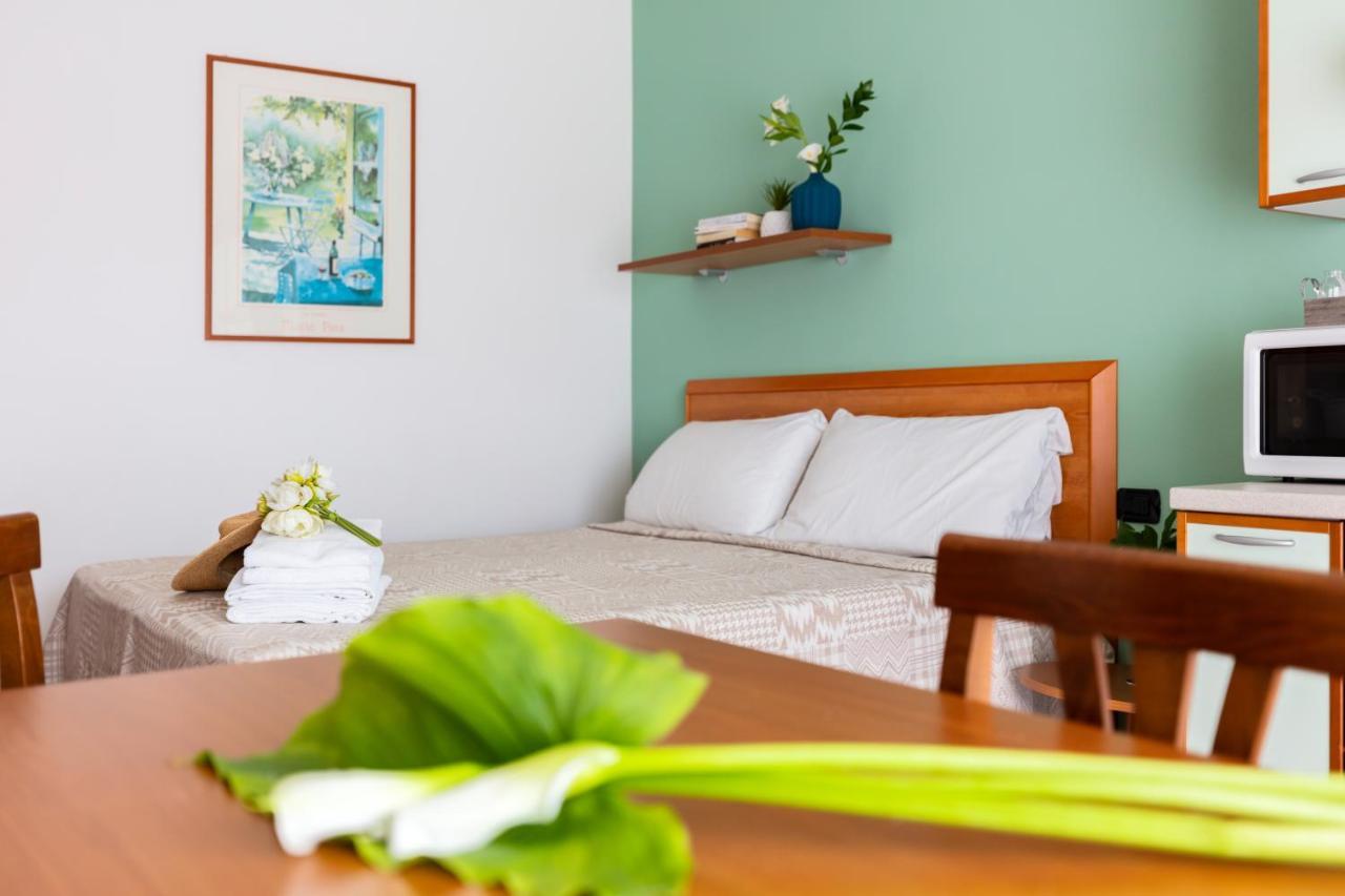 Nettuno Residence Hotel Пескьера-дель-Гарда Экстерьер фото