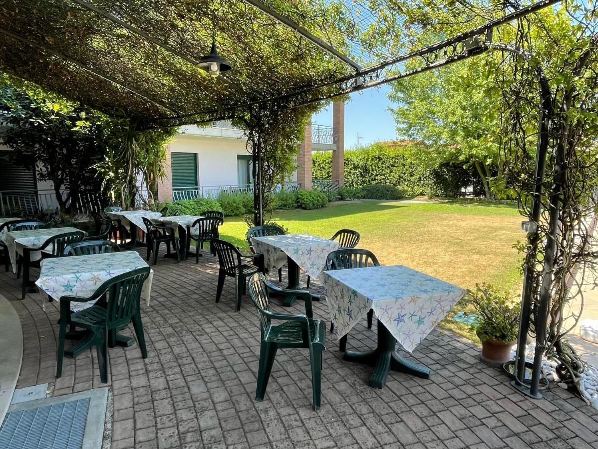 Nettuno Residence Hotel Пескьера-дель-Гарда Экстерьер фото