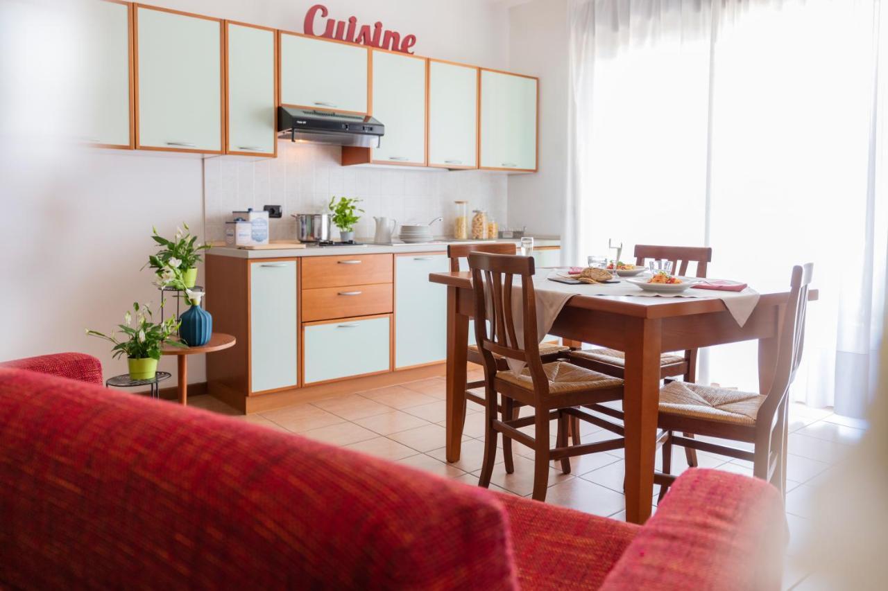 Nettuno Residence Hotel Пескьера-дель-Гарда Экстерьер фото