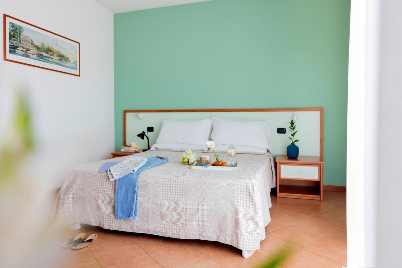 Nettuno Residence Hotel Пескьера-дель-Гарда Экстерьер фото