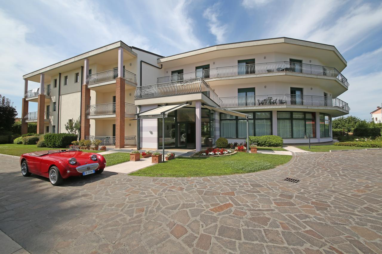 Nettuno Residence Hotel Пескьера-дель-Гарда Экстерьер фото