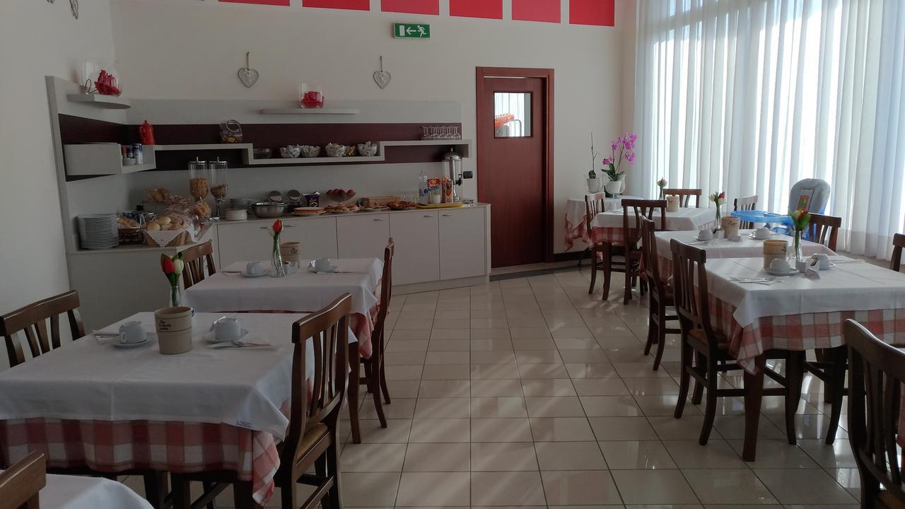 Nettuno Residence Hotel Пескьера-дель-Гарда Экстерьер фото